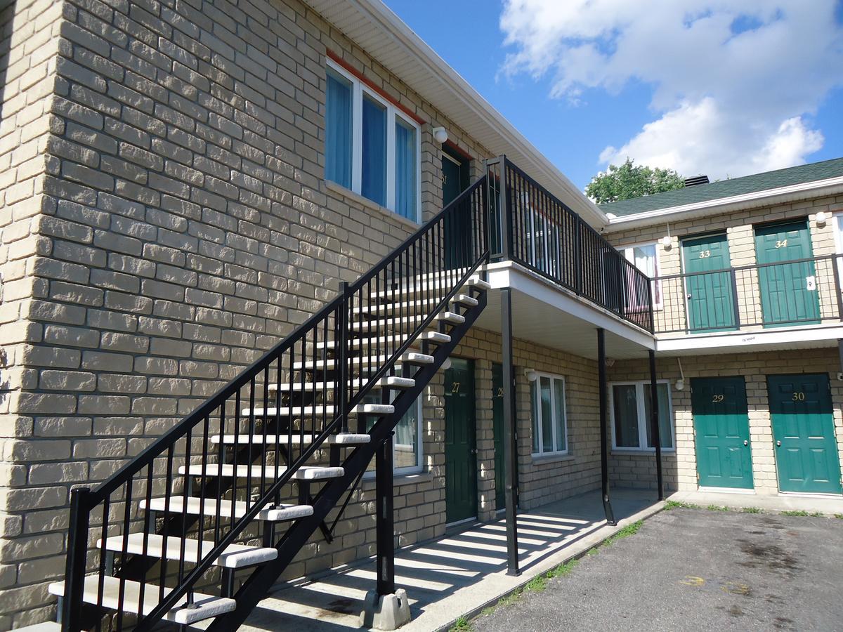 Motel Chateauguay Hull Exteriör bild